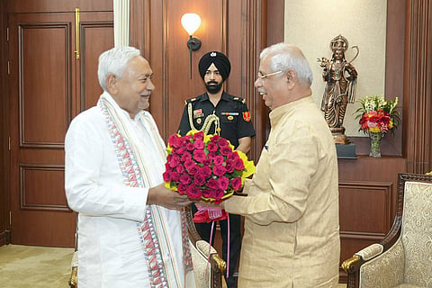 Nitish Kumar meets Rajendra Vishwanath Arlekar